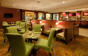 Restoran atau tempat lain untuk makan di Holiday Inn Houston East-Channelview, an IHG Hotel