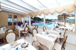 Bazén v ubytování Hotel Incanto nebo v jeho okolí