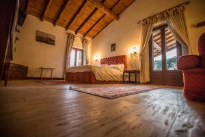 A bed or beds in a room at Casale la Meridiana