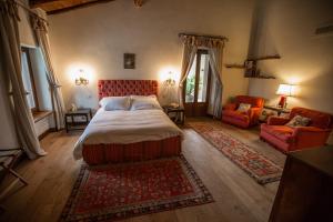 A bed or beds in a room at Casale la Meridiana Még 37 kép