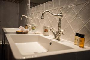 A bathroom at Casale la Meridiana