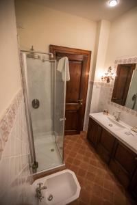 A bathroom at Casale la Meridiana
