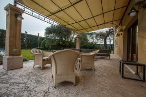 A seating area at Casale la Meridiana