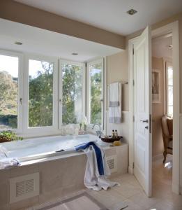 A bathroom at La Posada Romana