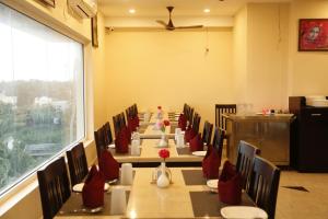 Veitingastaður eða matsölustaður á Hotel Ragavendra Rameswaram