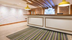 Holiday Inn Manchester - Central Park, an IHG Hotel 로비 또는 리셉션