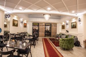 En restaurant eller et andet spisested på Royal Bosphorus Hotel & SPA Hamam