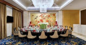 TV a/nebo společenská místnost v ubytování InterContinental Tangshan by IHG