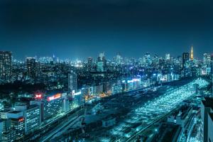 a city at night with a lot of traffic at The Strings by InterContinental, Tokyo, an IHG Hotel in Tokyo