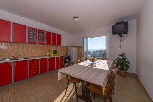 Una cocina o zona de cocina en Apartment Villa Bešker 46 fotos más