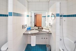 Bilik mandi di Hotel Banana City Winterthur