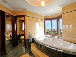 Kúpeľňa v ubytovaní Villa St Anthony by Interhome