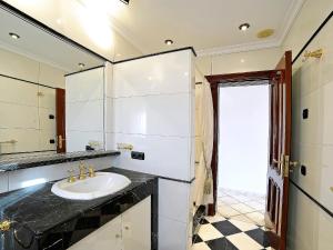Kúpeľňa v ubytovaní Villa St Anthony by Interhome
