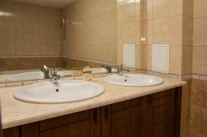 A bathroom at Kaliakria Resort