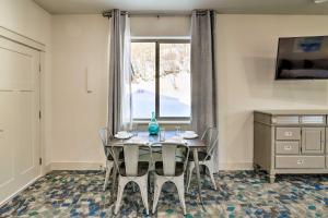 Φωτογραφία από το άλμπουμ του Anchorage Studio Escape about 14 Miles from Downtown! στο Ανκορέιτζ