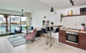 Gallery image of Marina View One Bedroom Dream Suite in Herzliya