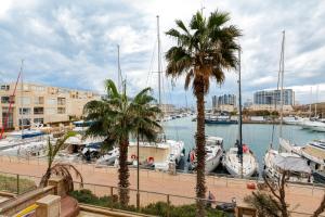 Gallery image of Marina View One Bedroom Dream Suite in Herzliya +10 photos