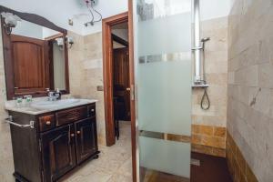 Koupelna v ubytování La Maison de la Plage, by Comfortable Luxury