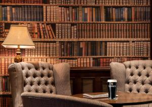 Ruang duduk di Headfort Arms Hotel