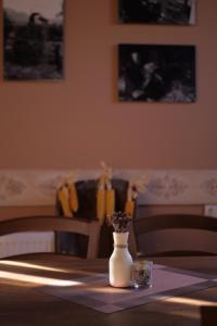 Foto dalla galleria di Peklaritiko Steki a Pigí Altre 23 foto