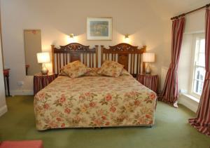 Gallery image of Londonderry Arms Hotel in Carnlough