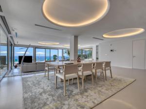 Μια τηλεόραση ή/και κέντρο ψυχαγωγίας στο Villa Emma on the Roc by Interhome +62 φωτογραφίες