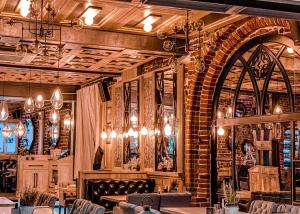 Lounge alebo bar v ubytovaní Apartamenty Chleb i Wino Toruń