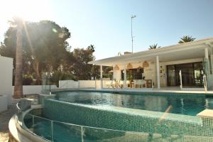 Basen w obiekcie Alidreams Carmen Beach Apartamentos lub w pobliżu