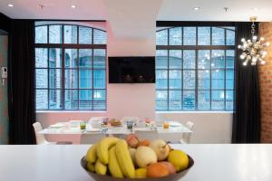 ロンドンにあるAmazingly Luxurious Loft Apartment, Soho - 3 Bedrooms, 2 Bath & Officeのギャラリーの写真