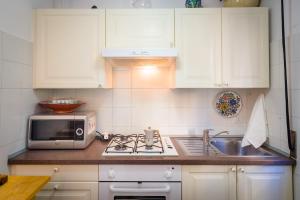 A kitchen or kitchenette at Diamond Apartment