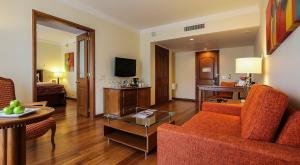 TV a/nebo společenská místnost v ubytování Hotel Intercontinental Cali by IHG
