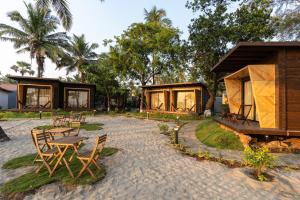 Gallery image of Buena Vida Beach Resort in Morjim