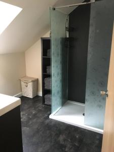 Bilik mandi di Runa Guest House +23 gambar