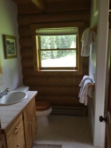 Koupelna v ubytování Trail Creek Ranch