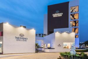Certifikát, hodnocení, plakát nebo jiný dokument vystavený v ubytování Medano Hotel and Spa
