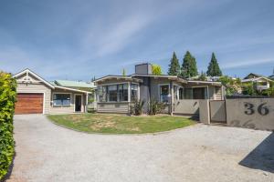 Gallery image of Lavender Country Cottage - Arrowtown Holiday Home in Arrowtown