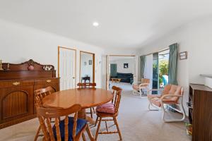 Gallery image of Palm Tree Haven - Papamoa Holiday Home in Papamoa