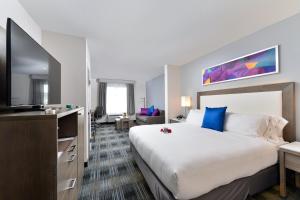 Gallery image of Holiday Inn Express & Suites San Diego - Mission Valley, an IHG Hotel in San Diego
