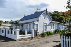 Gallery image of Puriri Downtown Villa - Napier Holiday Home in Napier