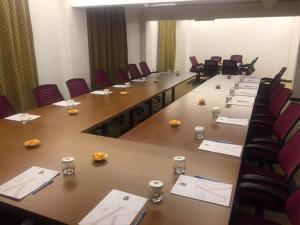 The business area and/or conference room at ATLAS OTELİ