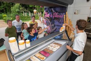 Majutusasutuse hu Birkelt village külastajad