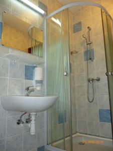 Phòng tắm tại Mátraházai Üdülőház
