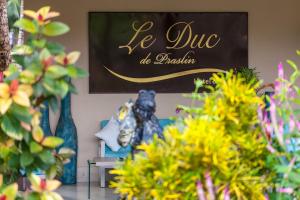 Зображення з фотогалереї помешкання Hotel Le Duc de Praslin у місті Бає-Санта-Анна