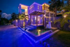 Басейн в Hotel Le Duc de Praslin або поблизу