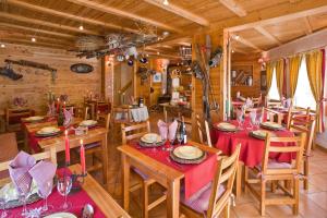 Restaurace v ubytování Le Chalet d'en Hô