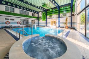Bazén v ubytování Hotel Rosaleda del Mijares nebo v jeho okolí
