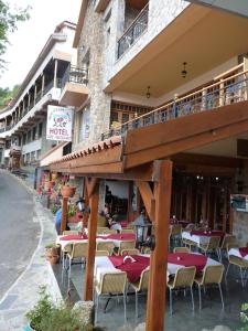 Photo de la galerie de l'établissement Mountain Rose Hotel & Restaurant, à Pedoulas