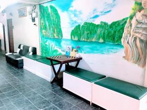 Area tempat duduk di Golden Bee PhiPhi