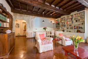 Posedenie v ubytovaní Rome as you feel - Luxury Cappellari Apartment