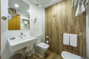 Koupelna v ubytování Hotel Rosaleda del Mijares